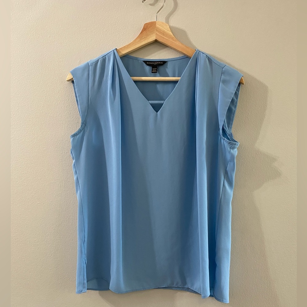 Banana Republic blue blouse